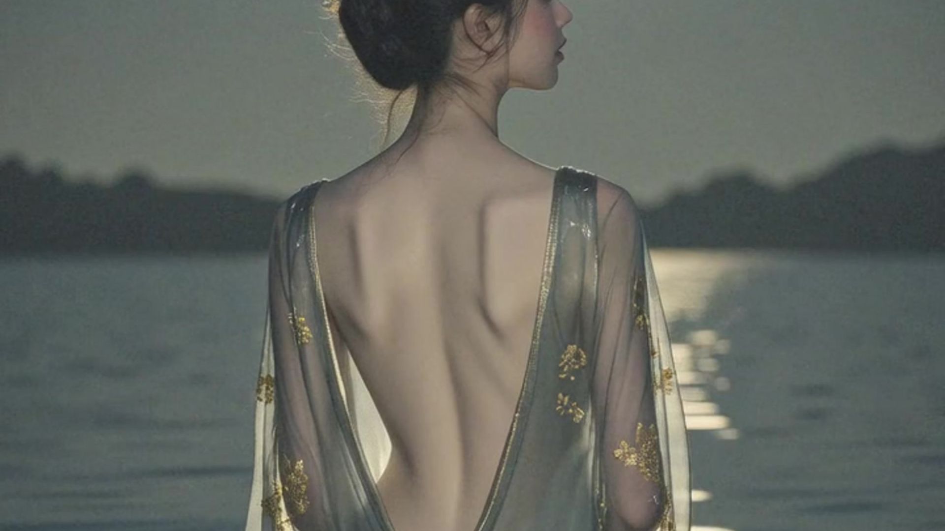 高清重制版月下嬉水