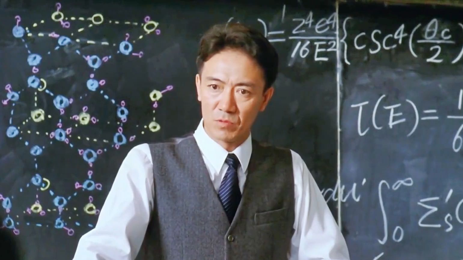 “造出一颗原子弹究竟有多难，这个男人在黑板上写满了答案”