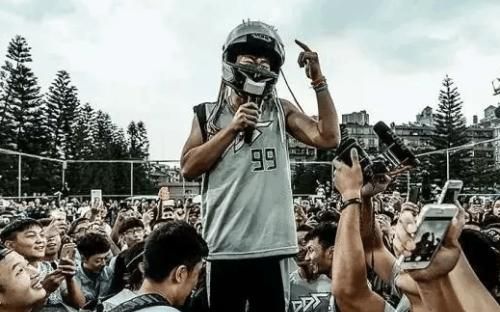 cl别等了-南京站头盔哥vs马克街球单挑_哔哩哔哩)つロ 干杯