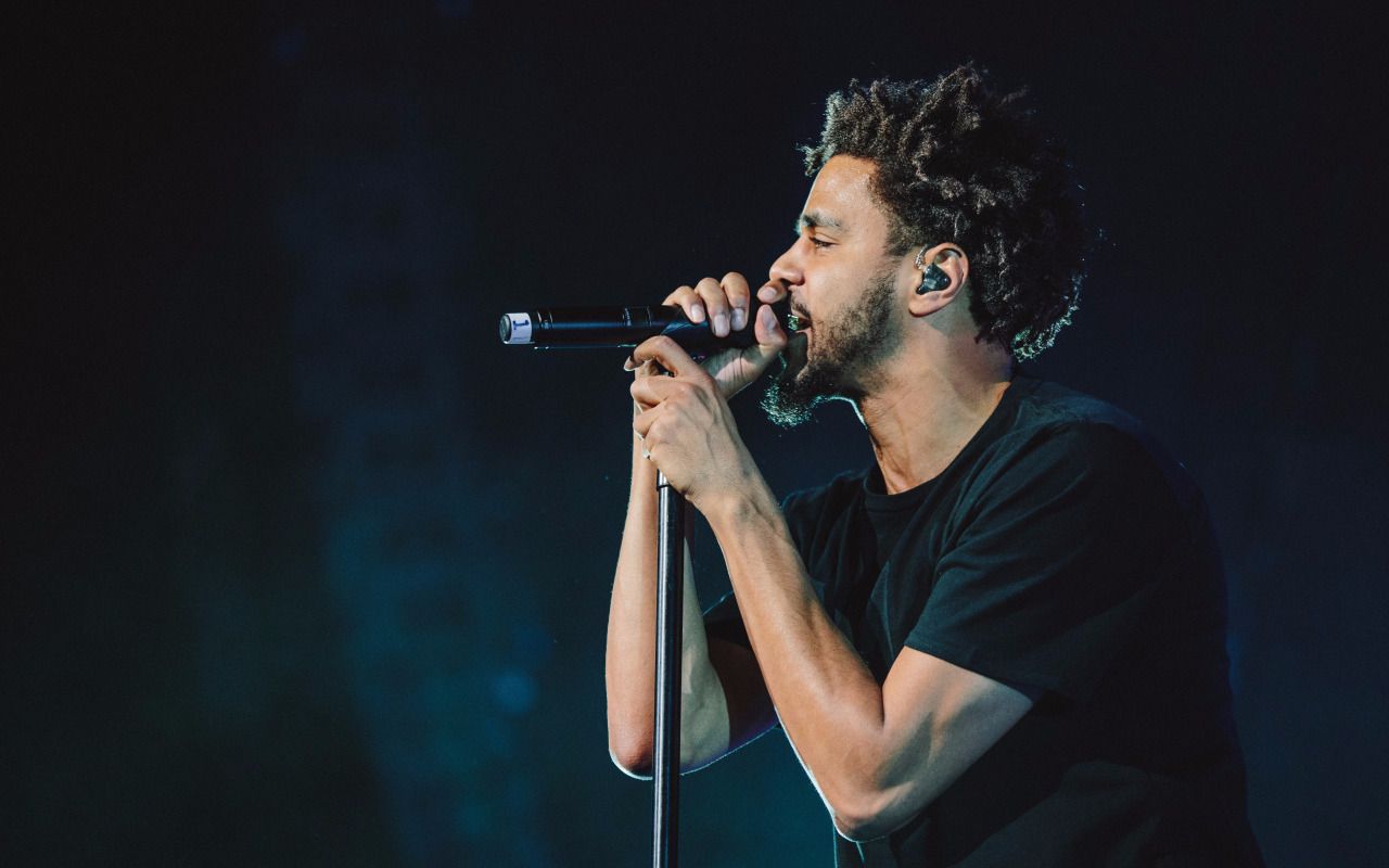 【j.cole】j. cole performs "be free" live on the