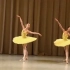 【俄罗斯】【小萝莉】【芭蕾舞】不愧为瓦岗诺娃的舞蹈生，即使鞋带散了也依旧有条不紊地完成了表演!