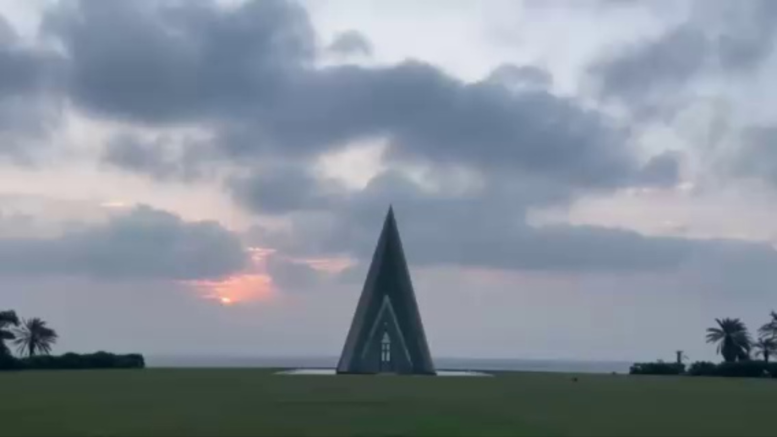 日月湾海边教堂