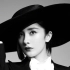 【杨幂】嘉人女性影响力之夜红毯-黑西装搭配复古大檐帽