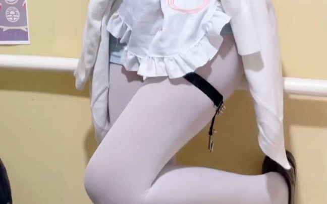 Who can resist jk white cotton pants?