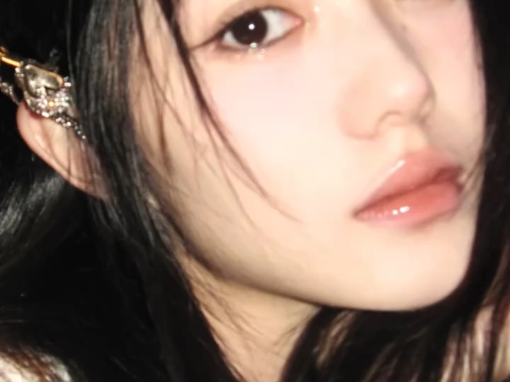 浩存妹妹在线盯着你