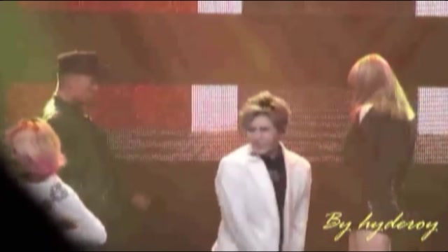 【直拍】Trouble maker-明天没有-20131130