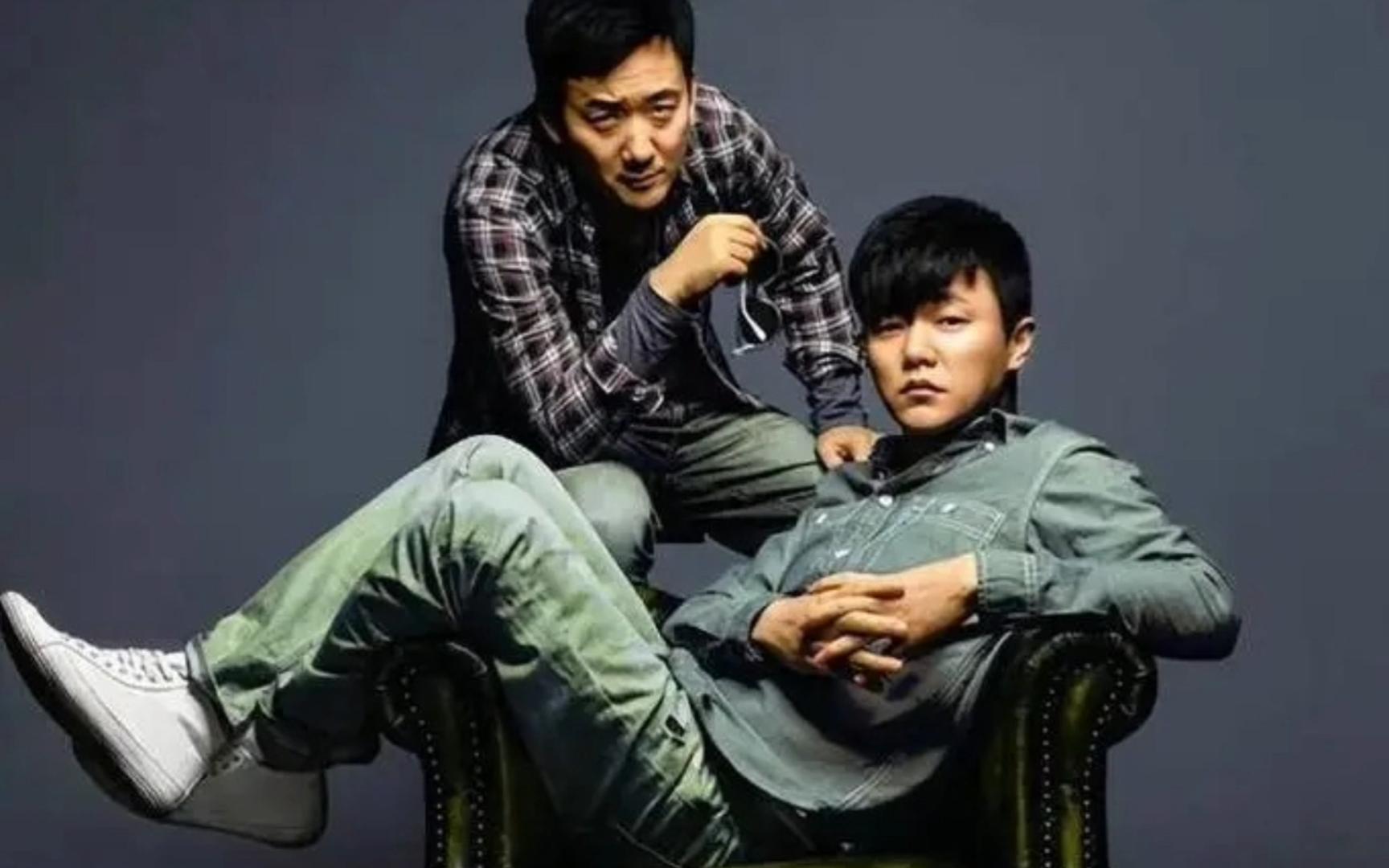 最炫小苹果----筷子兄弟/凤凰传奇 和声版伴奏