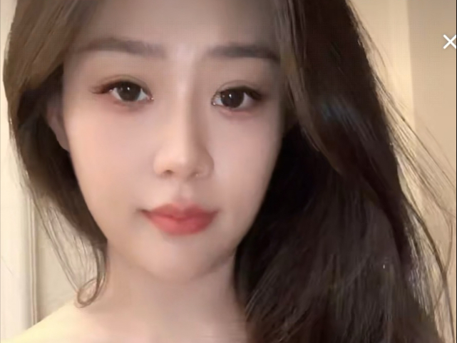 十元泥美 v领抹胸紧身衣 完美身材 录屏20250815