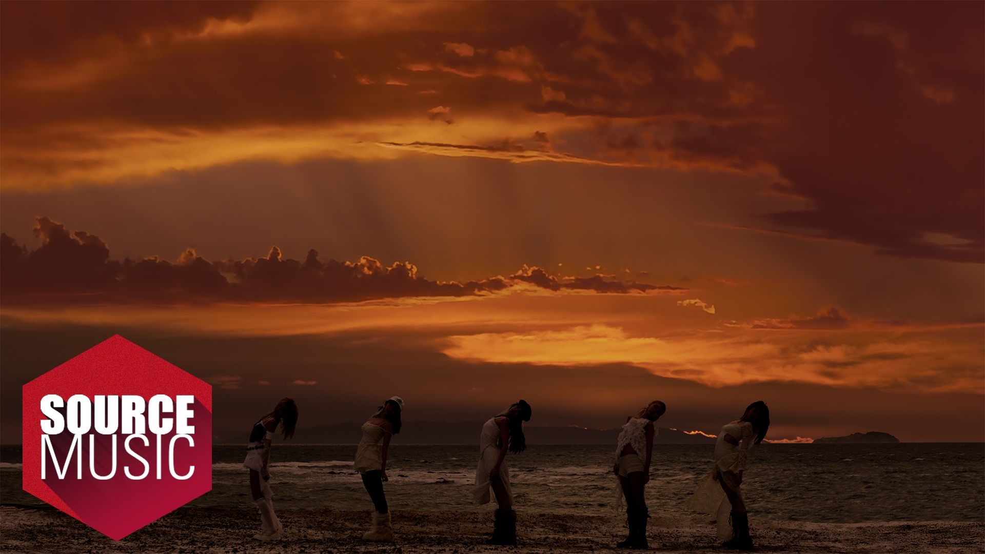 LE SSERAFIM 'HOT' OFFICIAL MV