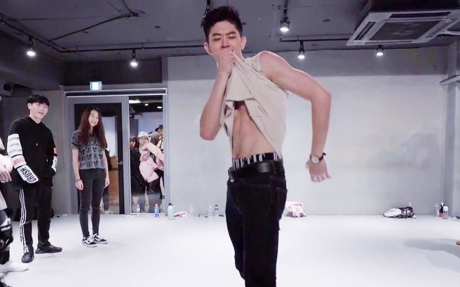 #哔哩哔哩动画# 【1M舞室】Park秀腹肌Hipho