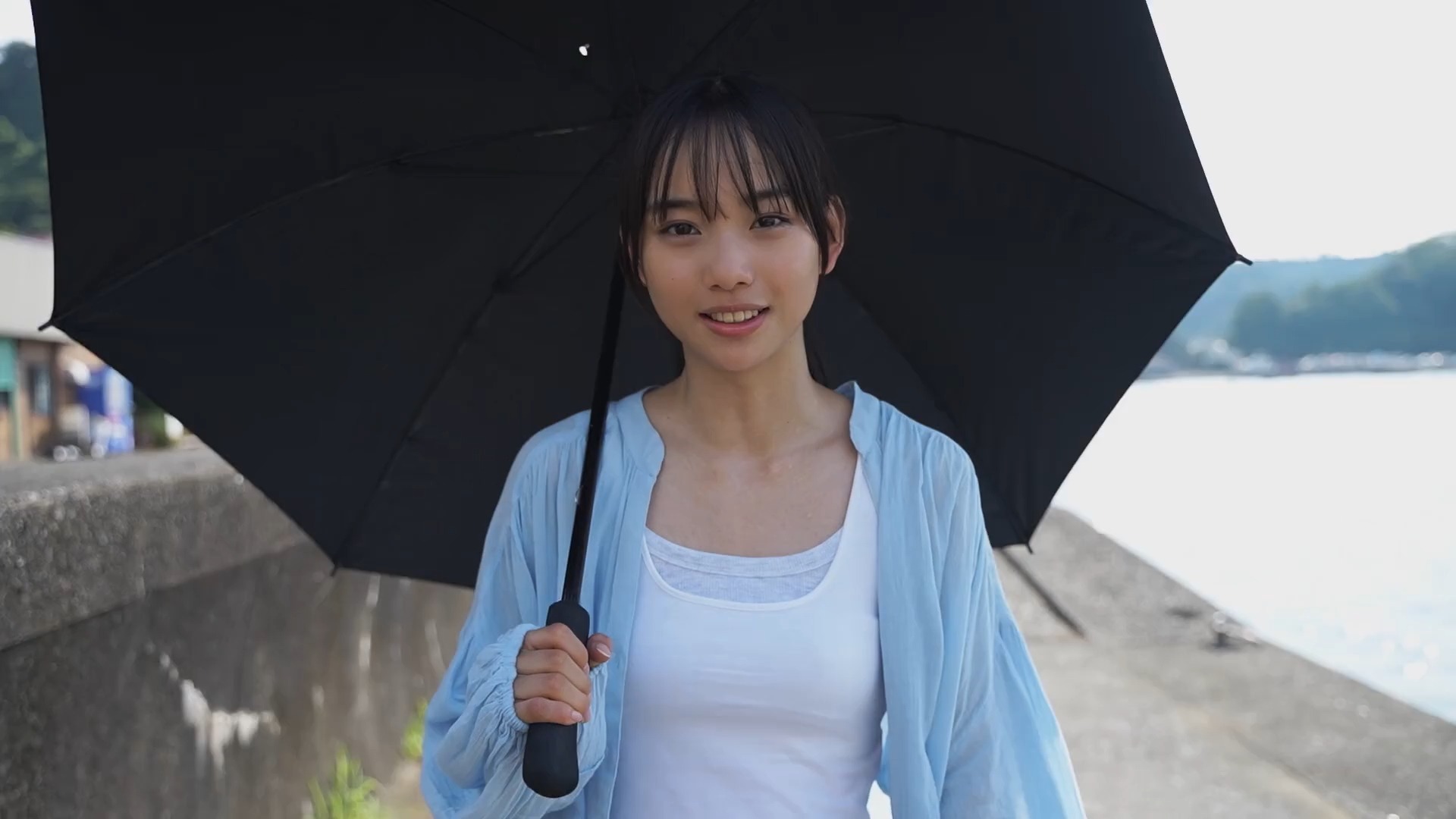 松本麗世 「夏と海と超絶ヒロイン」2024年10月7日号No.40.41 特別付録DVD