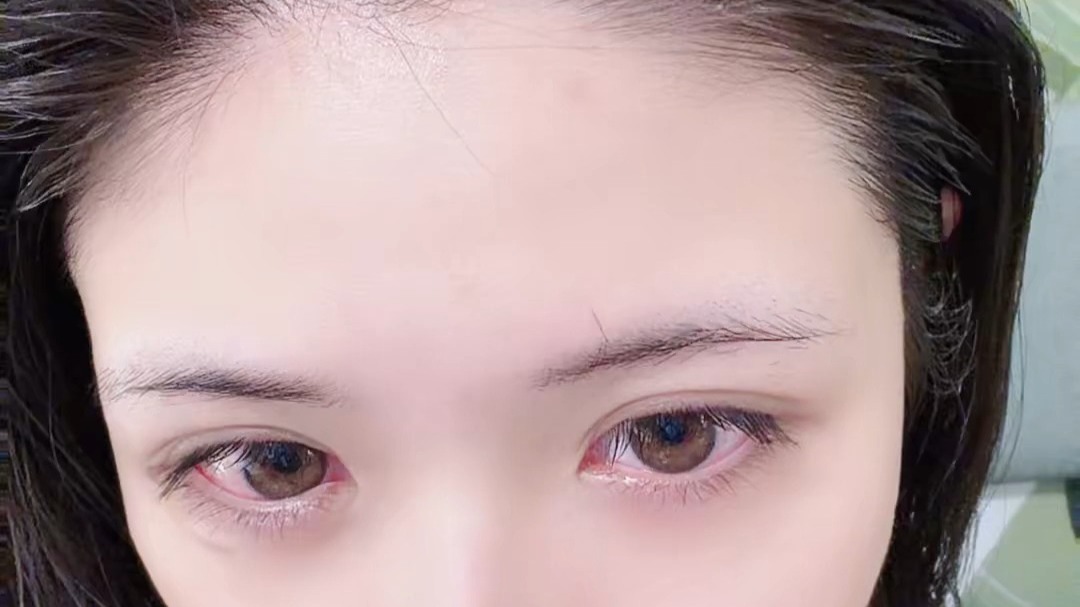 圆脸馨儿_202512022124_0