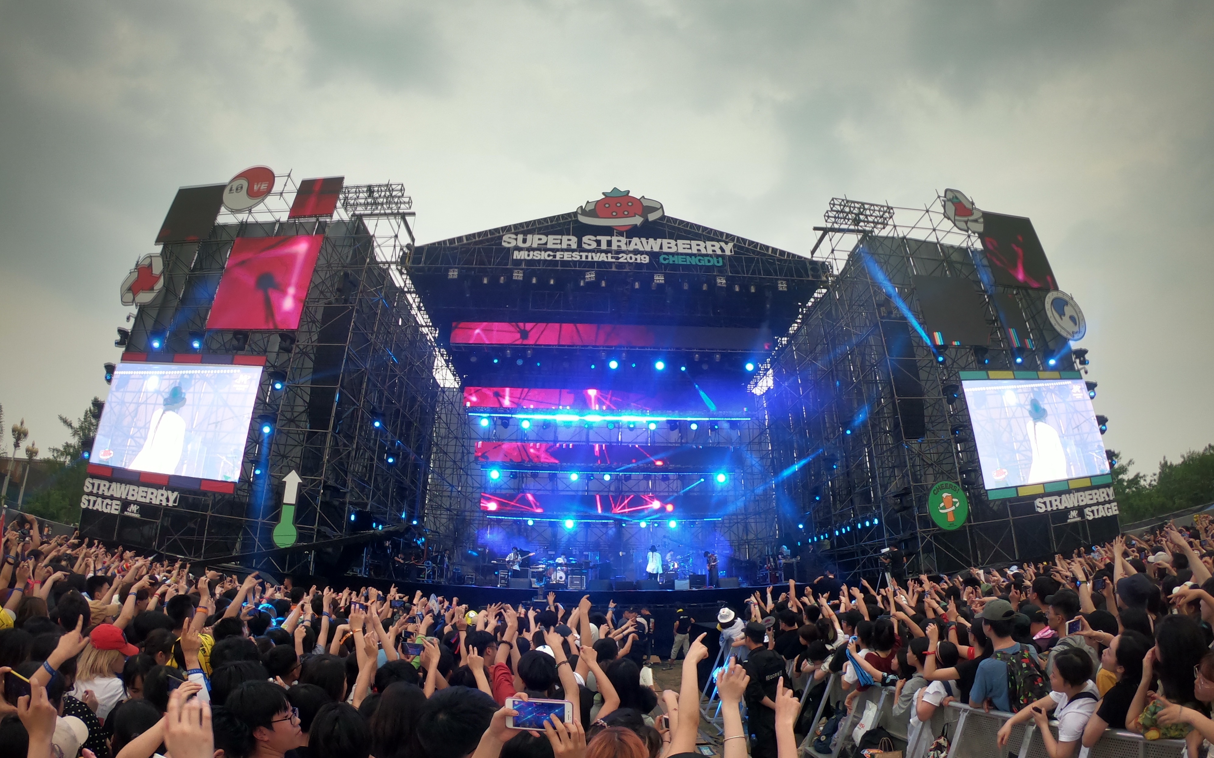 《你的名字》主题曲:radwimps-火花 送给没机会去2019成都草莓音乐节