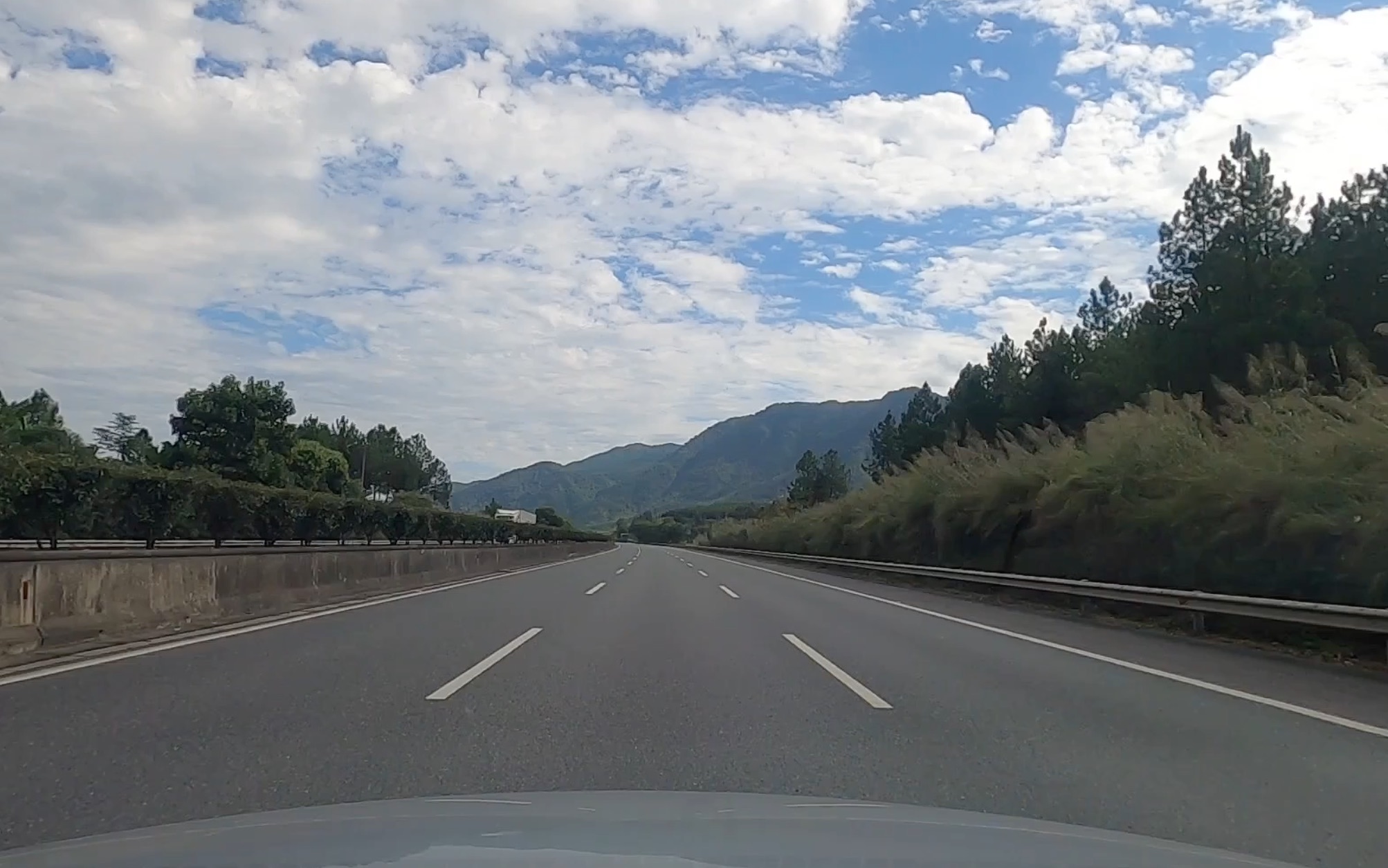 自驾重庆奉节回深圳,广东韶关乳源,乐广高速沿途风景路况