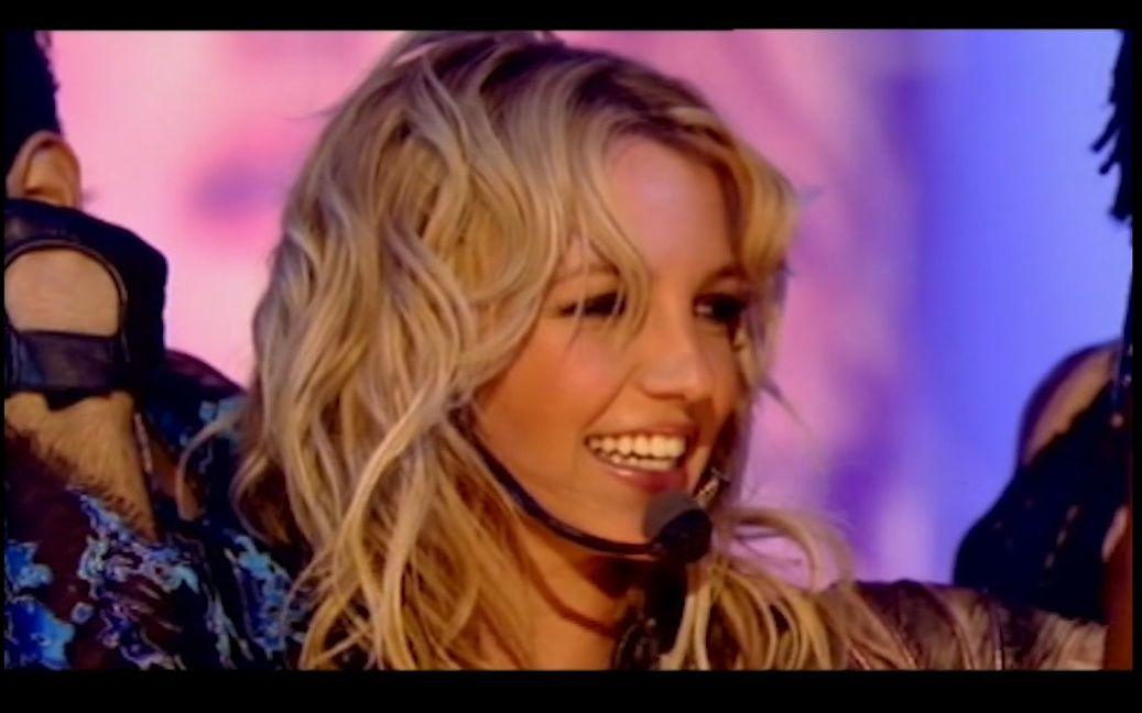 【过度保护】Britney Spears - Overprotected (Live TOTP) 2002_哔哩哔哩_bilibili