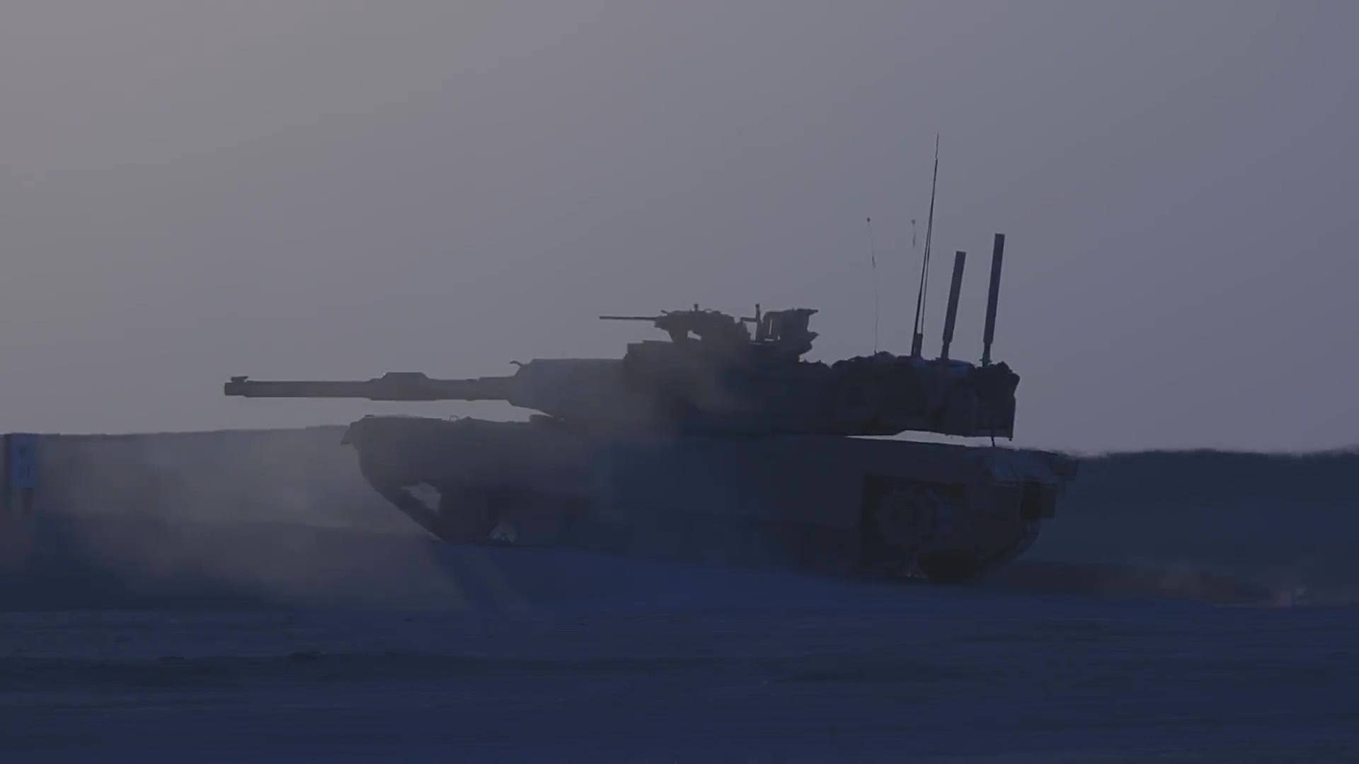 高清！实拍美军M1A1主战坦克实弹训练视频！