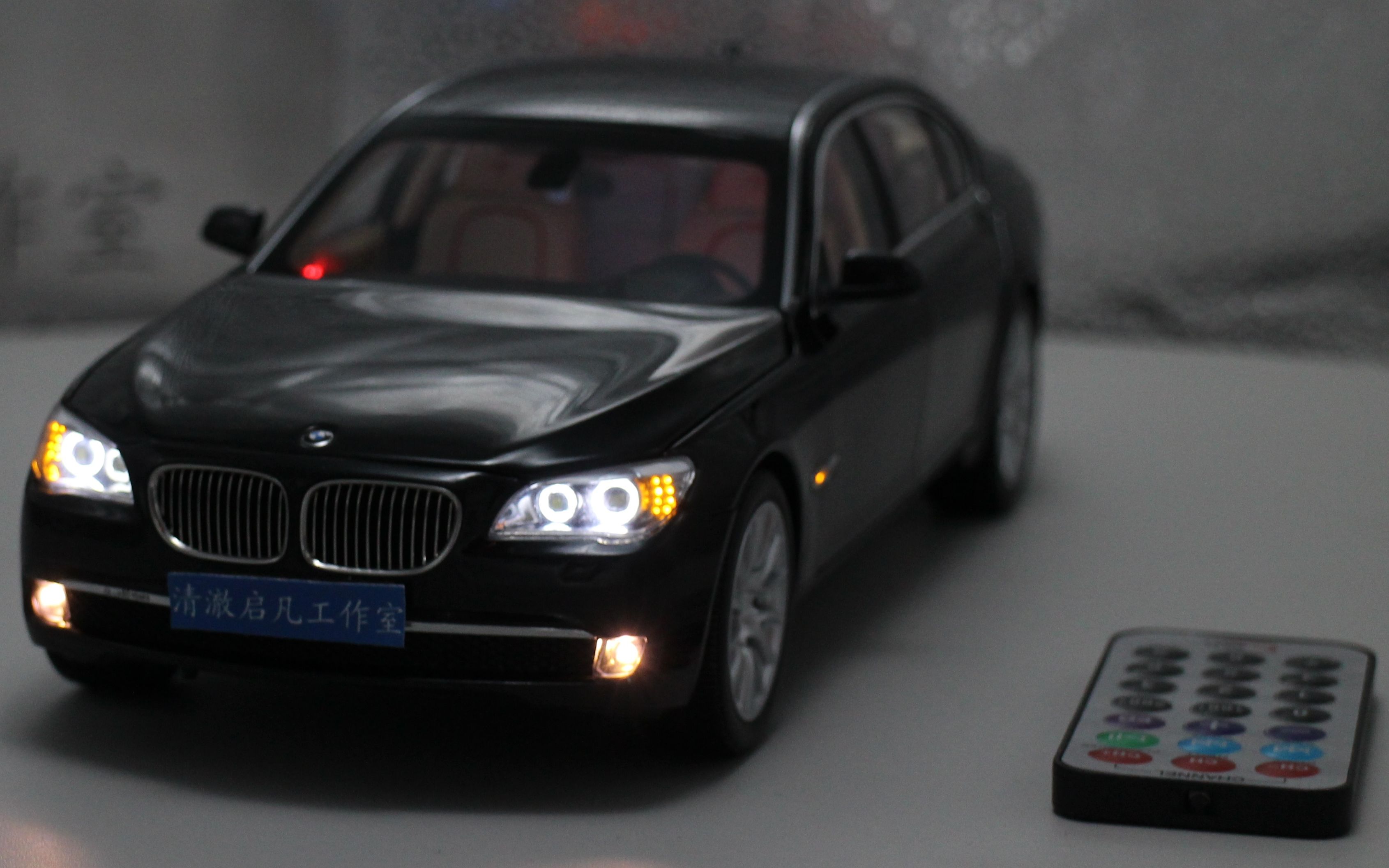 KYOSHO 1/18 BMW 760Li CHINA 60 YEARS哔哩哔哩 (゜゜)つロ 干杯~bilibili