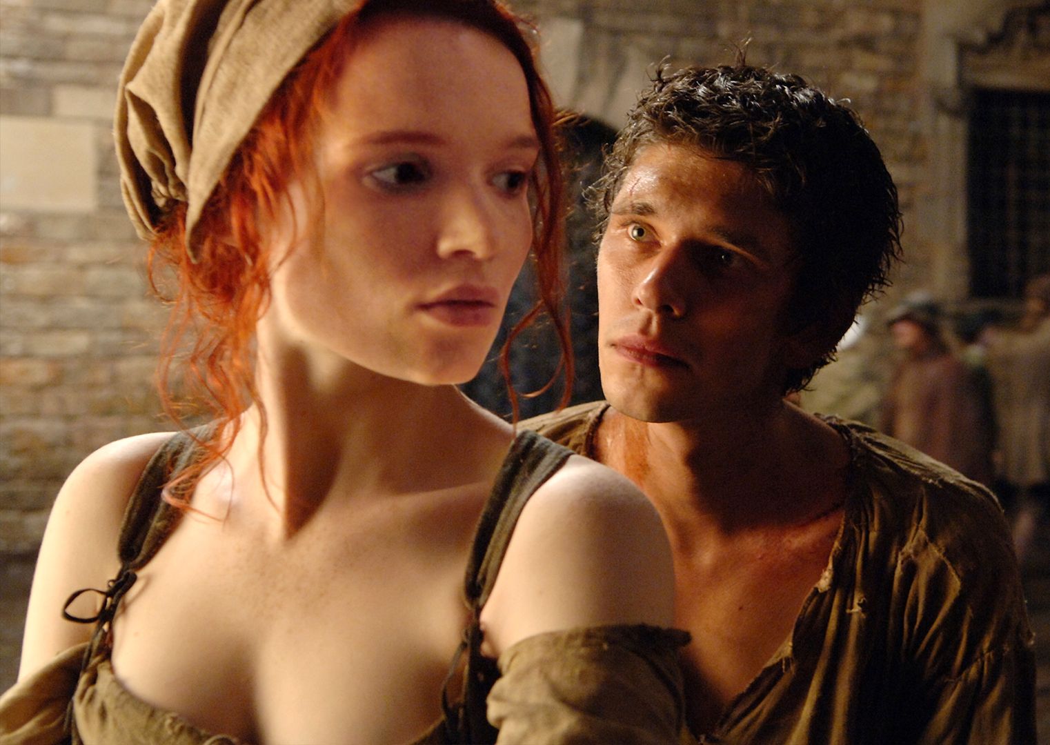 提取体香，制造必须打码的百人“动作戏”，影史最变态的连环杀手！《香水》