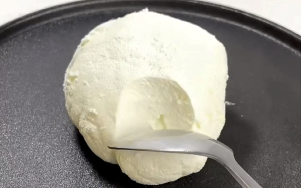 有些美食看着简单，却不是谁都能完成的，比如这个固体希腊酸奶！