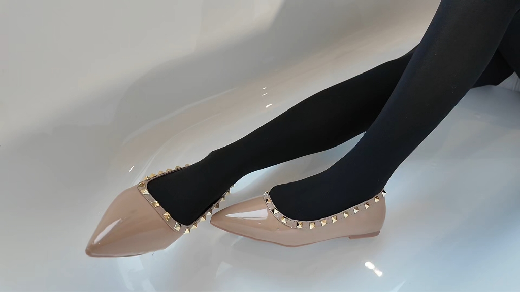 Thick black with flats