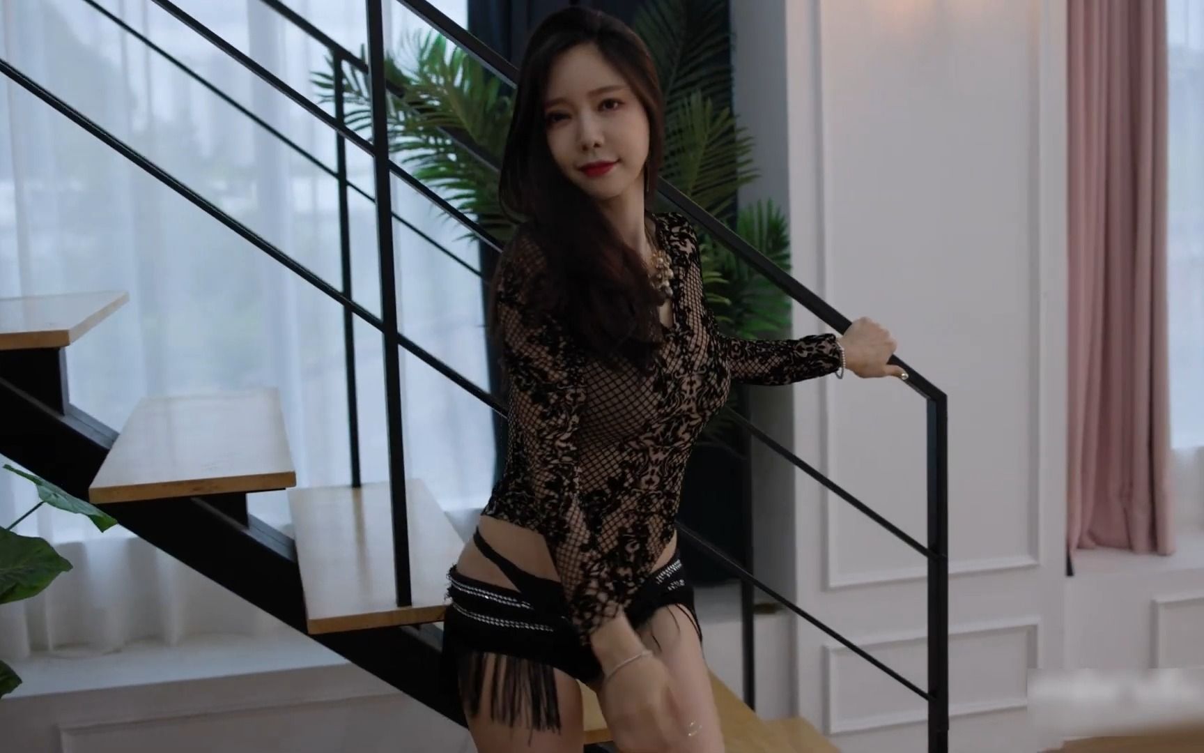 Korean Car Model Han Minyoung Hot Dance