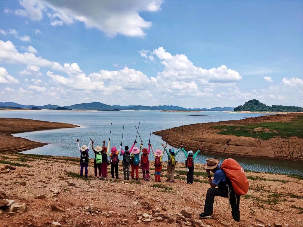 海南儋州松涛水库湖畔美景