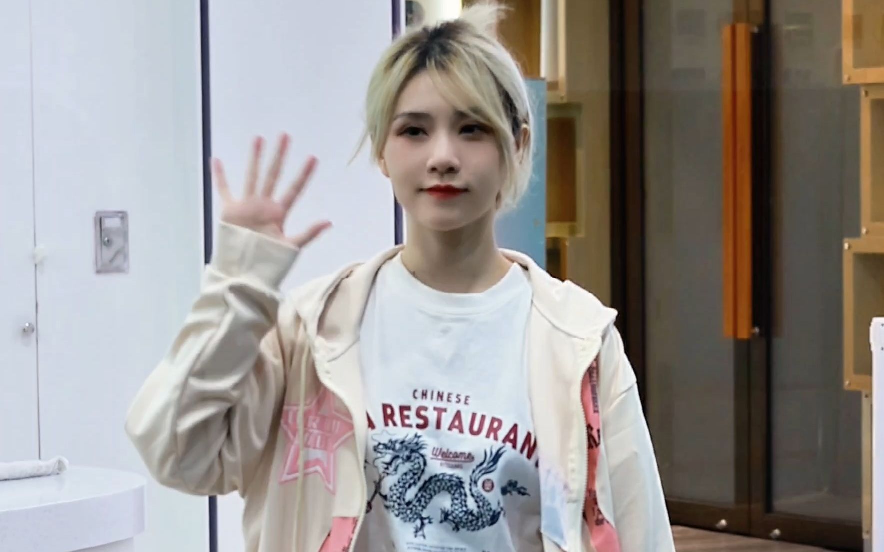 "Whenever I think of you, in this autumn wind," "231104, off duty," "Focus," "4k60p," "4k60p," "4k60p," "4k60p," "4k60p.