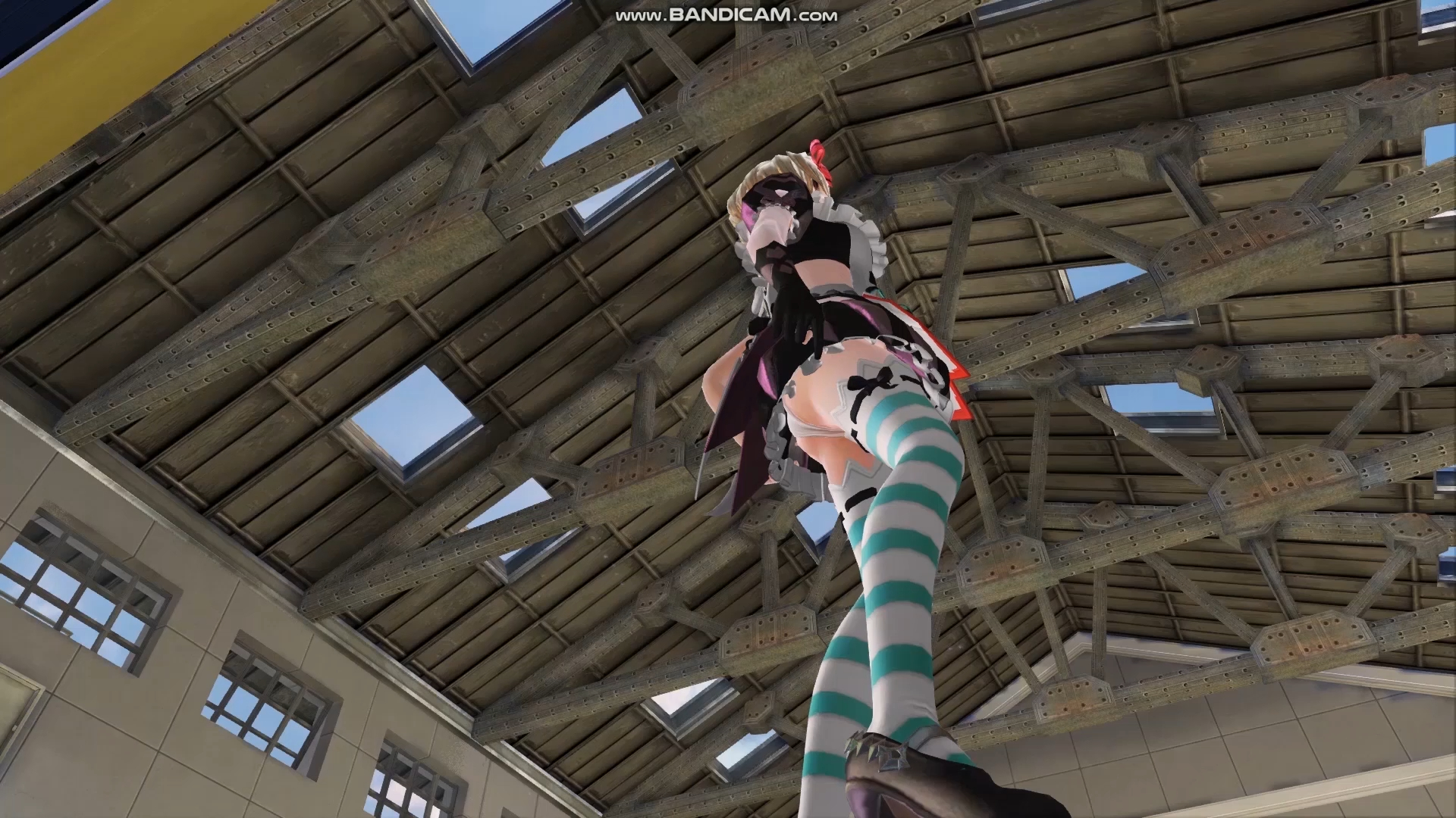 在卸货区滑倒的女仆火r