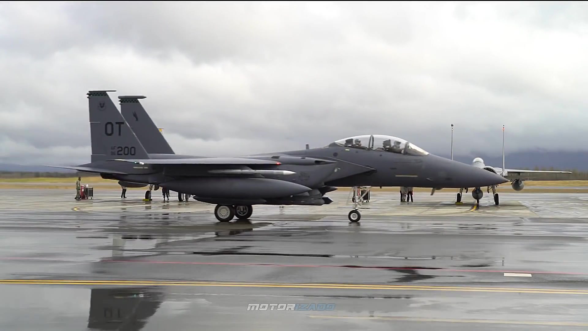 很热闹！F-35B，F-22猛禽，F-15，F-16和F-18一起训练视频！