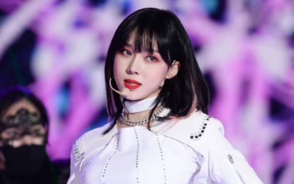 aespa金玟庭SBS歌谣大战《Savage》4K直拍