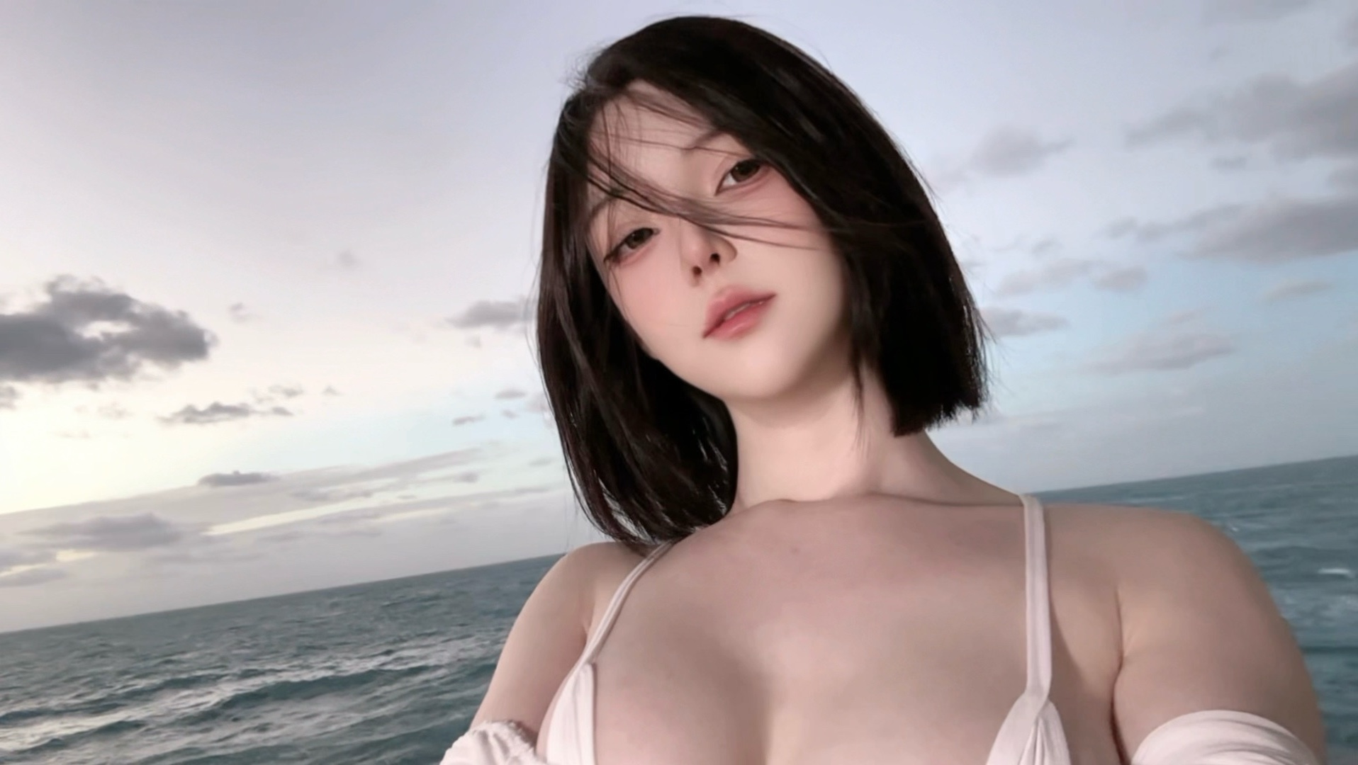 The sea breeze is so strong.