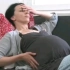 快要生的孕妈，独自一人待产，挺着大肚子很辛苦