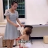 老挝女孩远嫁中国现状：给中老小宝宝穿旗袍，太可爱了