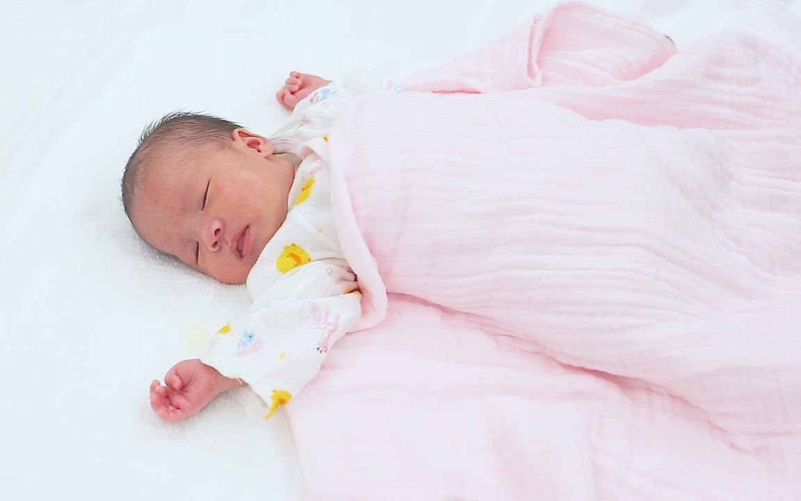 专业护士建议：这样的睡姿才最适合宝宝的发育哦！