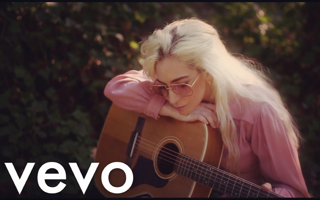 【lady gaga】新单《joanne》官方钢琴版mv出炉!