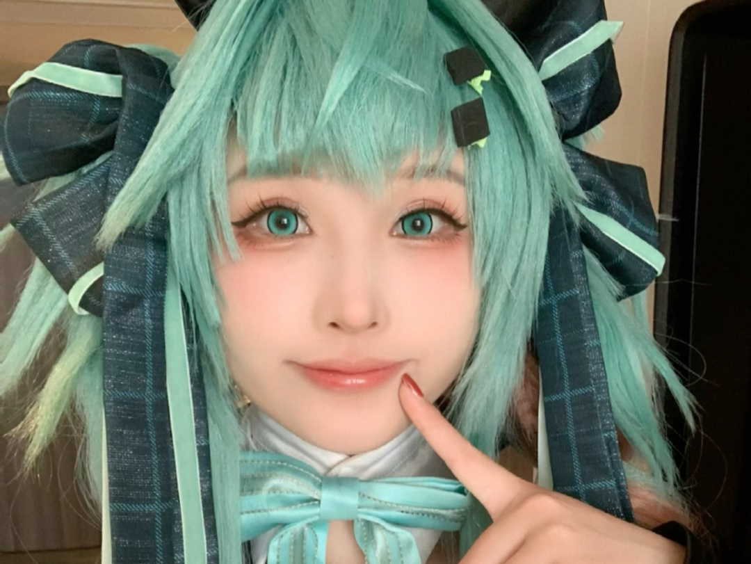 Holy shit, Hatsune Miku!