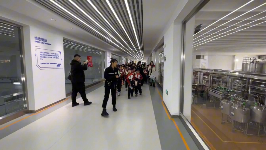 “小冻梨”赴飞鹤智能工业化园区研学之旅