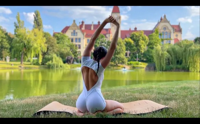 Come practice yoga with Mirra.