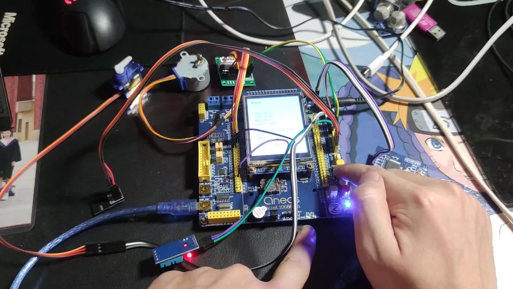 Stm32zet6+8266+小程序，第一版目前就实现了一些小功能，，利用微信小程序可以做到收发数据等