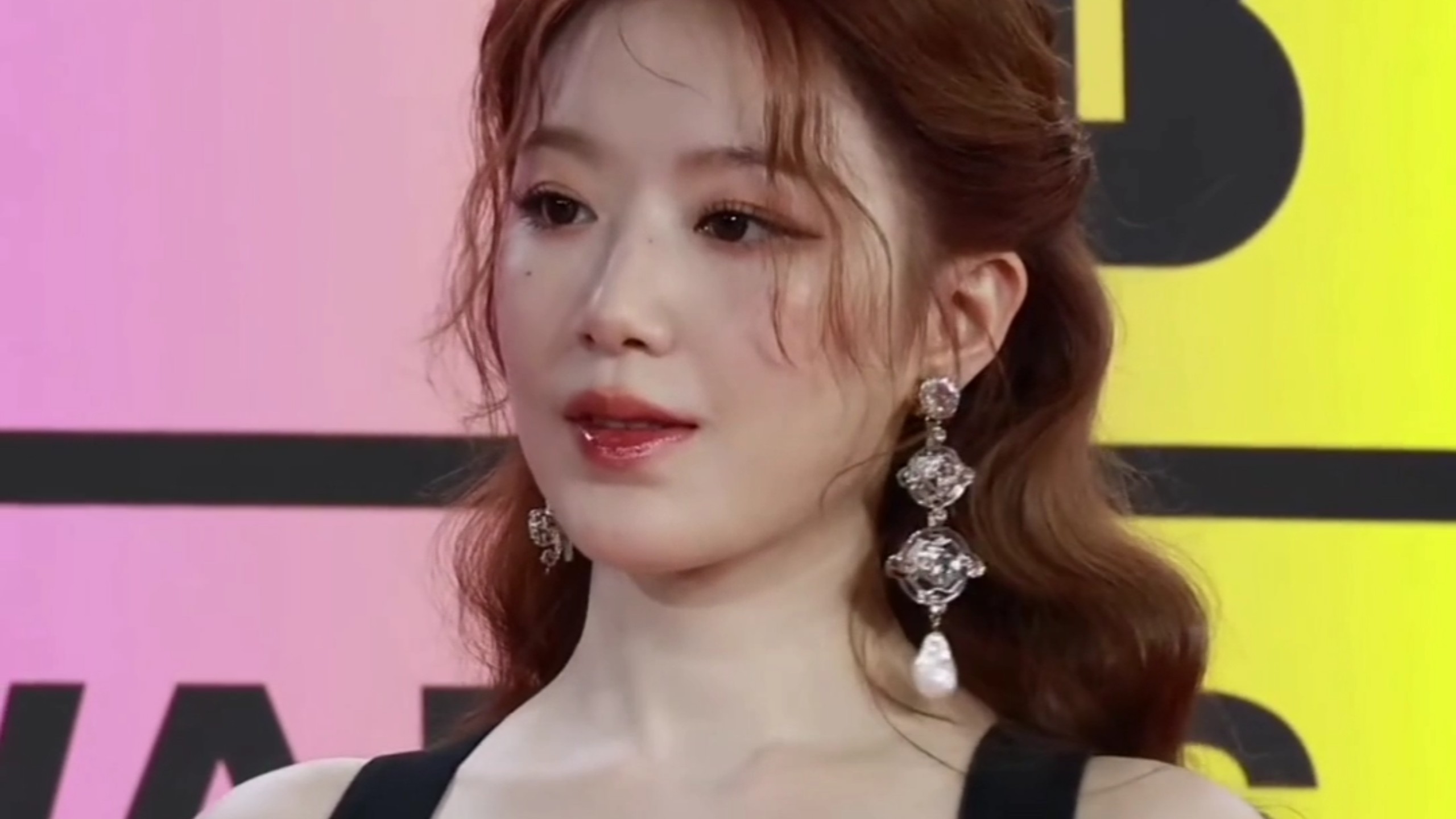 叶舒华白的不像话