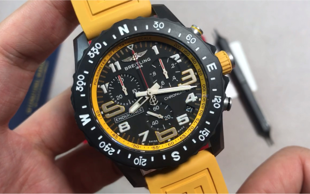 BREITLING百年灵专业耐力系列石英表 ENDURANCE PRO全方位运动脉搏计时腕表