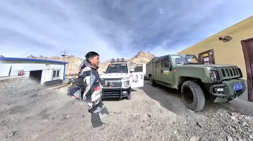 小伙嫌寄车太贵没办法又决定开代步车去西藏，大家说他能抵达吗.mp4