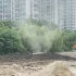 杭州火车东站附近一工地挖破燃气管道导致泄漏，目前正在抢修