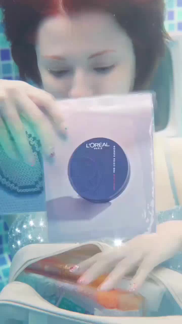 【沉浸式】纯金水下拼豆？水下生活的一天？水下化妆？什么妆下水也不怕？!