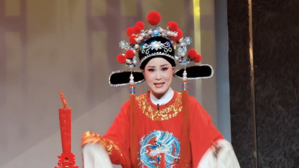 黄梅戏名家吴美莲,9月27日晚再芬黄梅公馆现场演出"女驸马-洞房"精彩