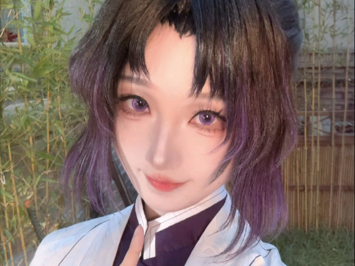 Shinobu's smile is my favorite.