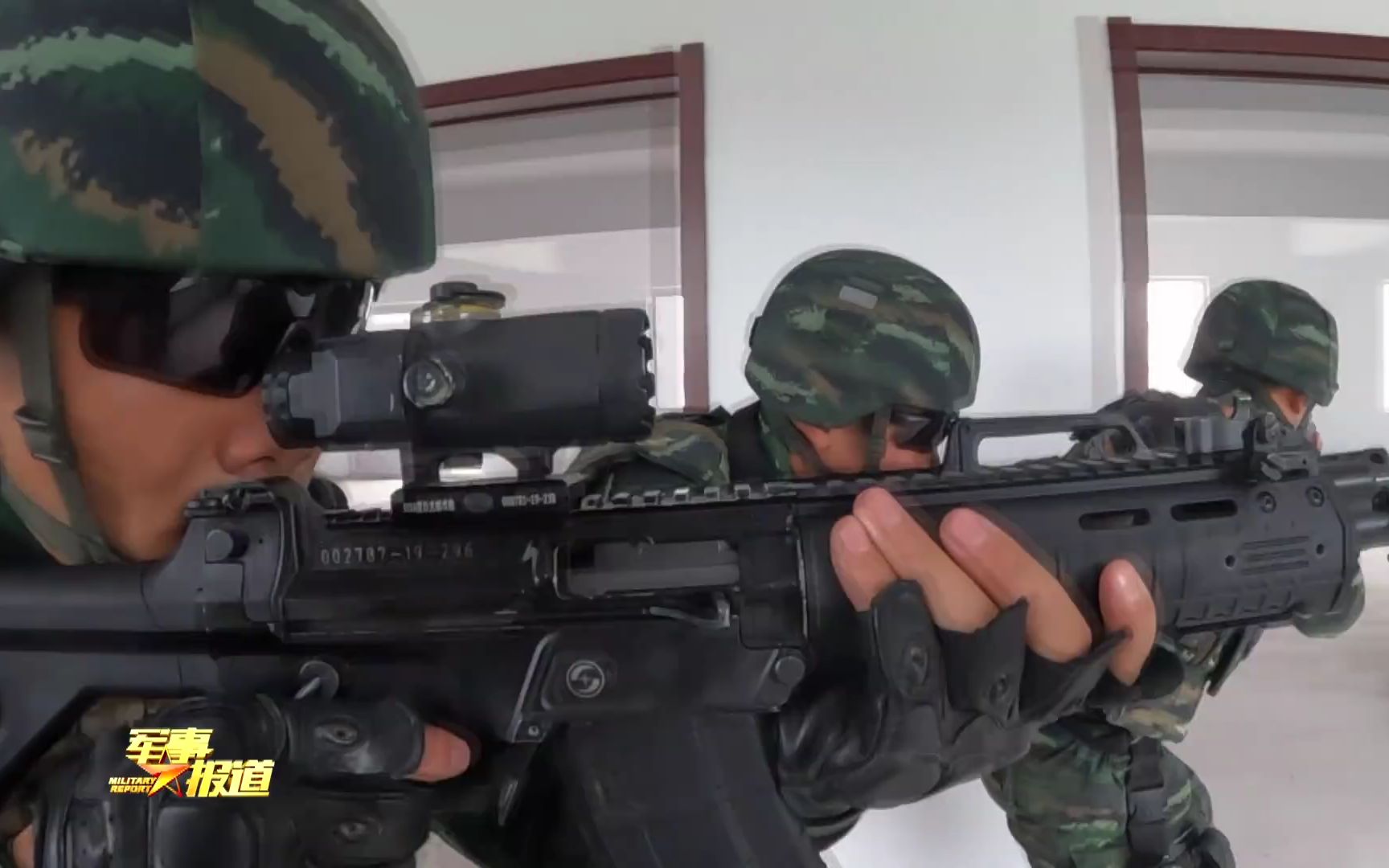 武警特战队员解救人质演练