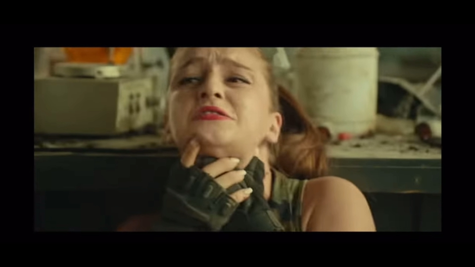 黑老大的两个女保镖全部被干掉