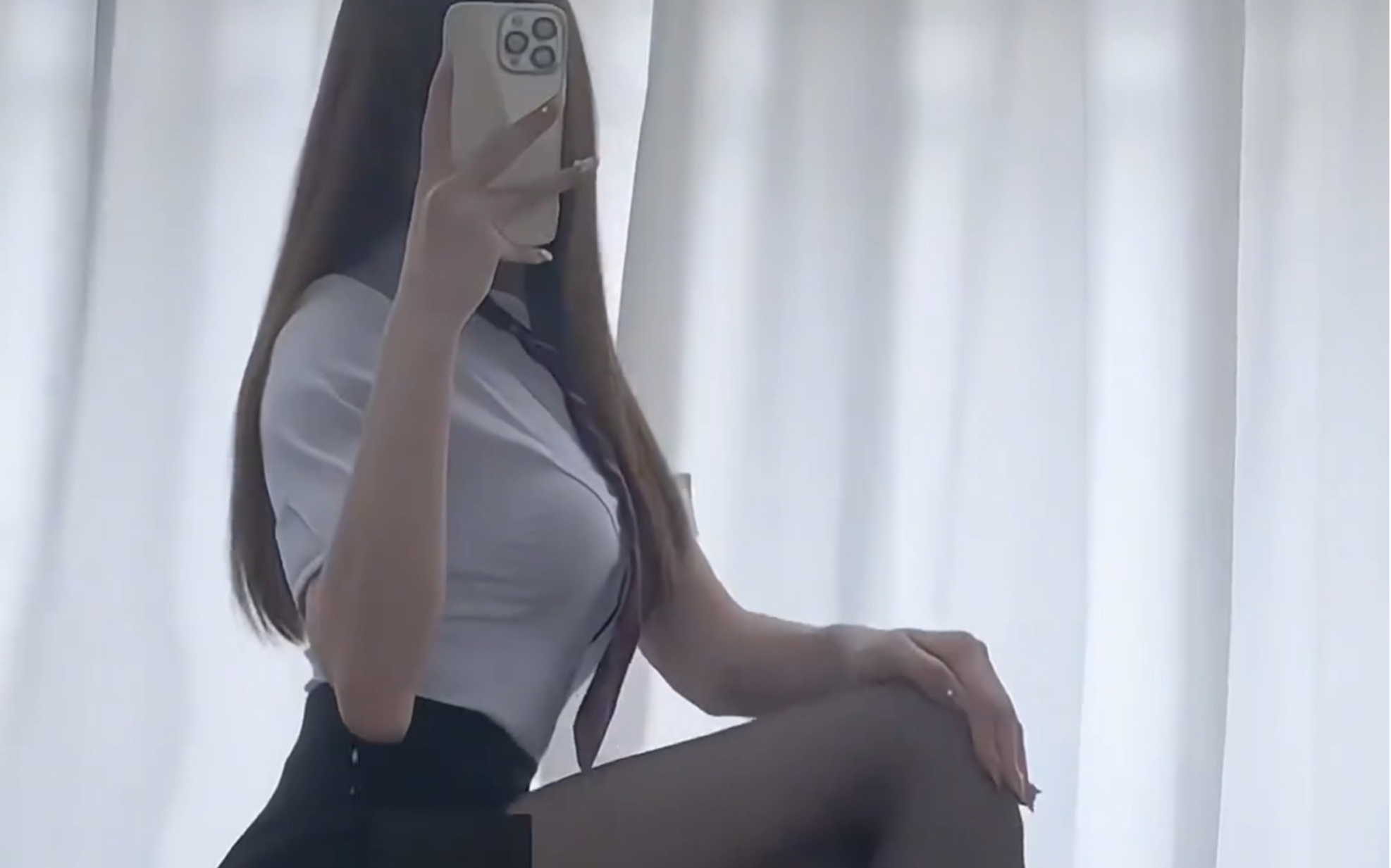 Long-legged girls are really my favorite.
