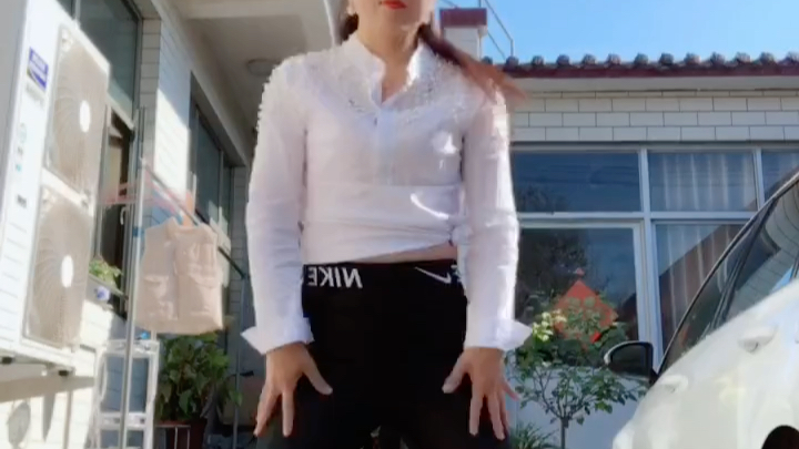 性感少妇广场舞